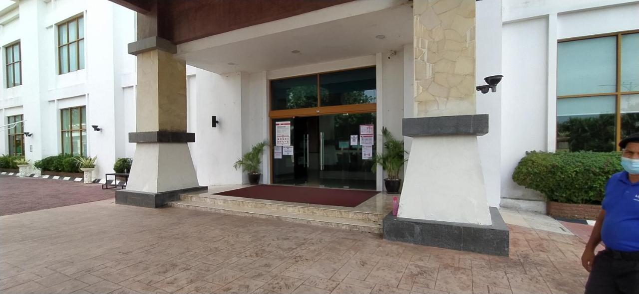 Port Dickson Water Chalet Exterior foto